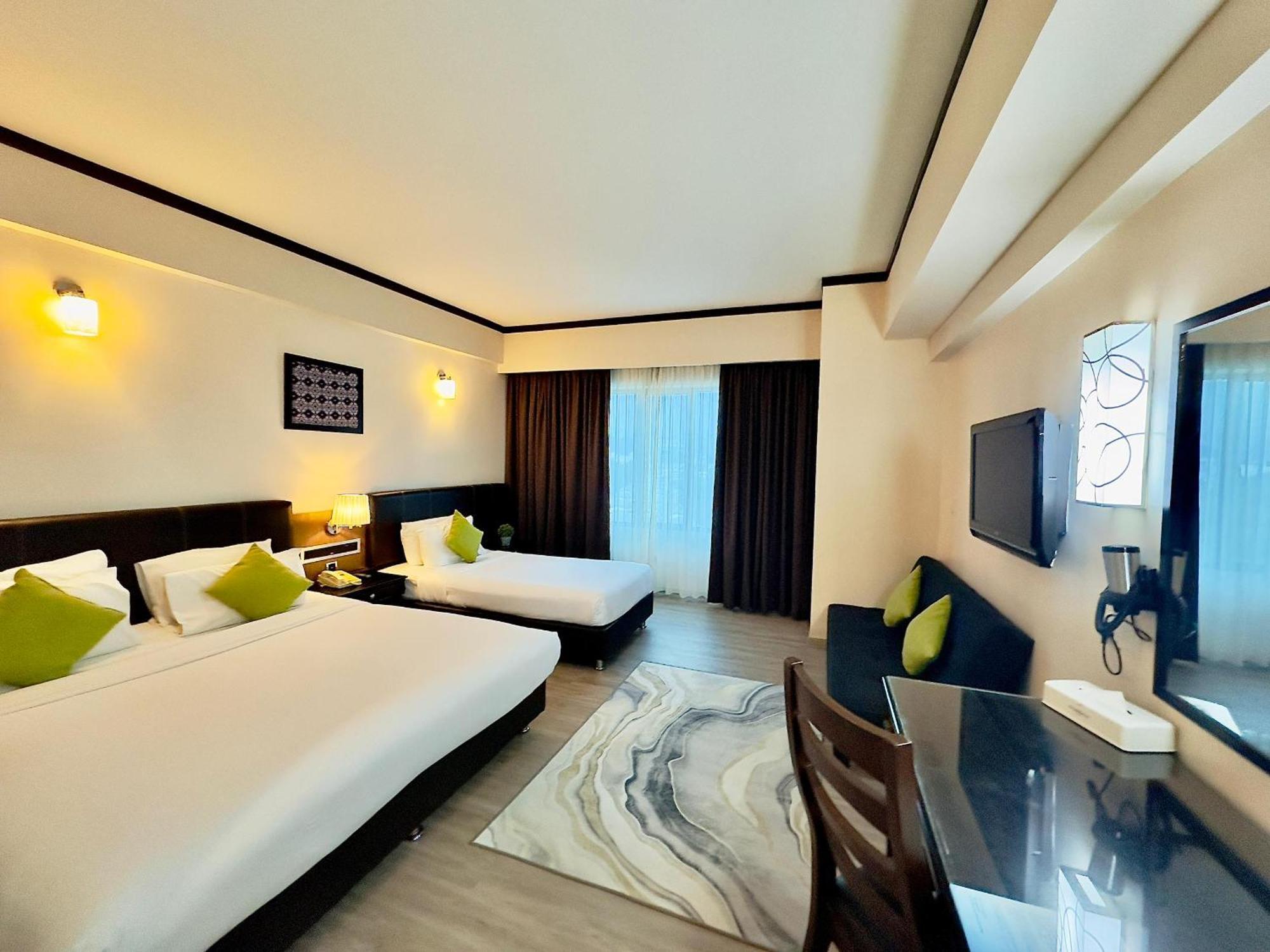 Kinta Riverfront Hotel & Suites Ипох Екстериор снимка